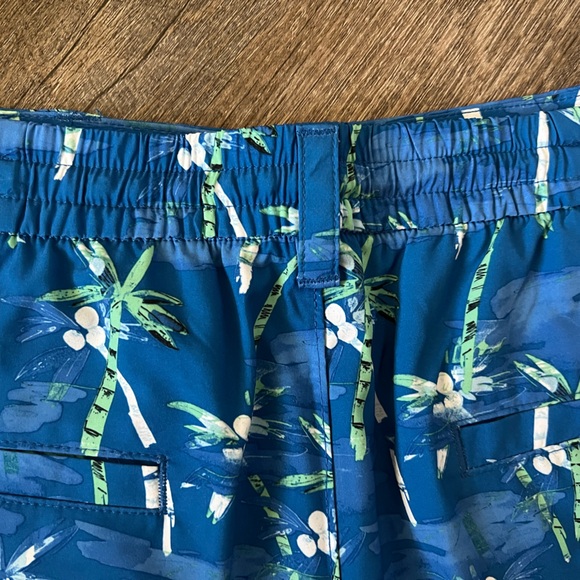 PGA TOUR S/S Button-Up Shirt and 8" Moisture Wicking Golf Short Set- L/34 - Picture 12 of 13